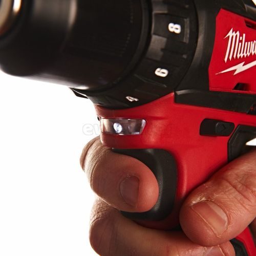 Акк. дрель-шуруповерт MILWAUKEE M12 BDD-202C (Li-Ion2Ач)