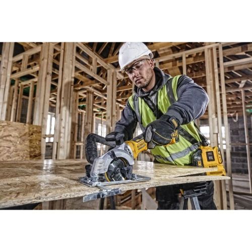 Циркулярная пила DEWALT 18 В XR 115 мм DCS571N