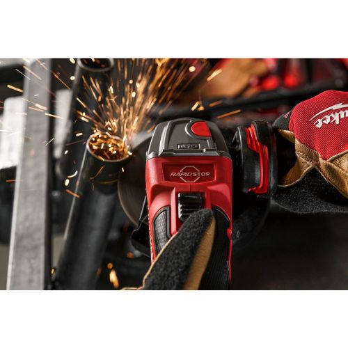 Акк. угловая шлифмашина MILWAUKEE M18 FSAG125XB-502X УШМ, 125 мм, 8500 об/мин, 2х АКБ и ЗУ, кейс