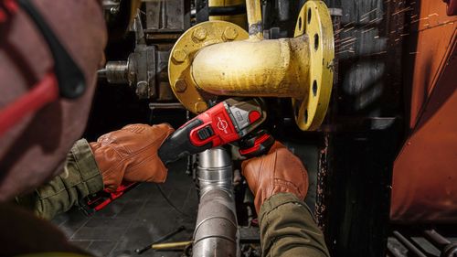 Акк. угловая шлифмашина УШМ MILWAUKEE M18 FUEL FSAG125XB-0X