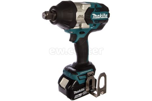 Акк. ударный гайковерт  MAKITA DTW1001RTJ, 18В, 2х5 Ач, 2200 уд/мин, 1050Нм, 3.7 кг, МАКРАС