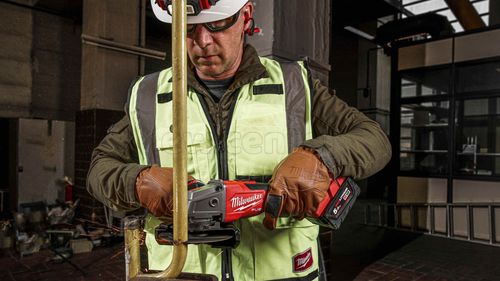 Акк. угловая шлифмашина УШМ MILWAUKEE M18 FUEL FSAG125XB-0X