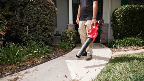 Аккумуляторная воздуходувка MILWAUKEE M18 F2BL-802