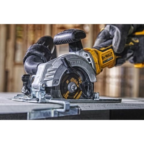 Циркулярная пила DEWALT 18 В XR 115 мм DCS571N