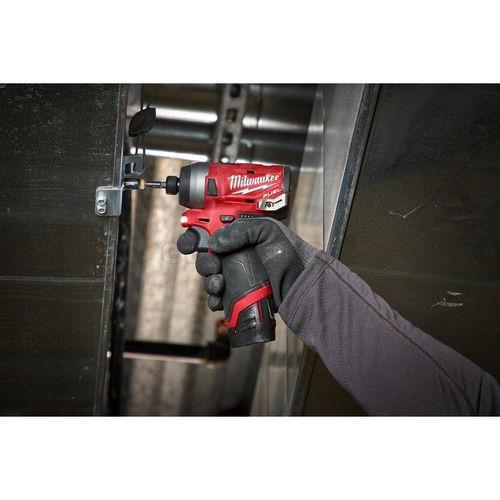 Акк. винтоверт MILWAUKEE M12 FID-202X Fuel (Li-lon2Ач)