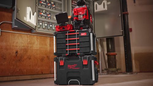 Ящик MILWAUKEE PACKOUT с 4-мя выдвижными отсеками